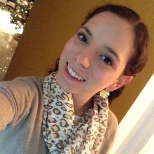 Meet your Posher, Daniela